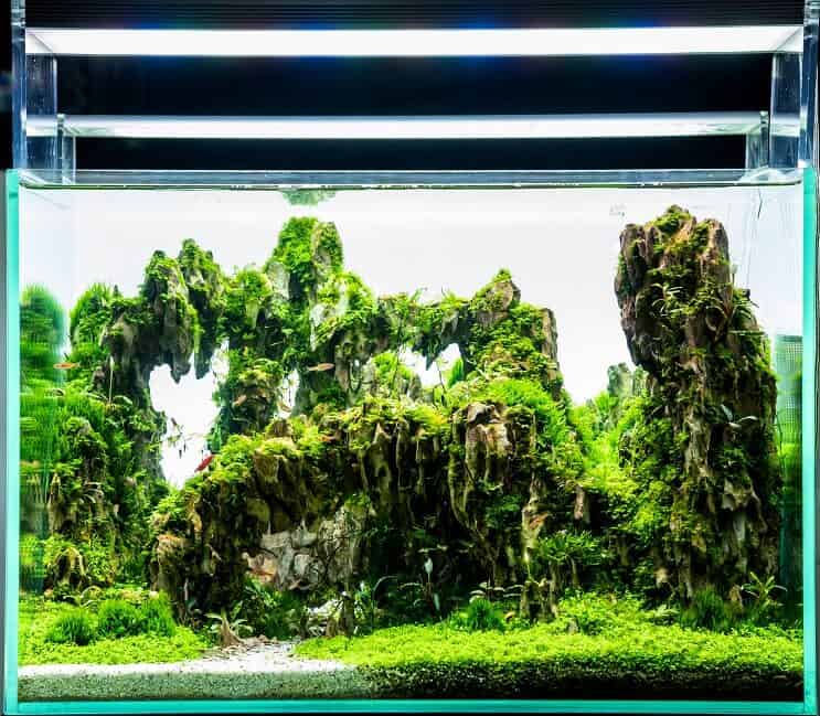 LED világítás a tartályon
